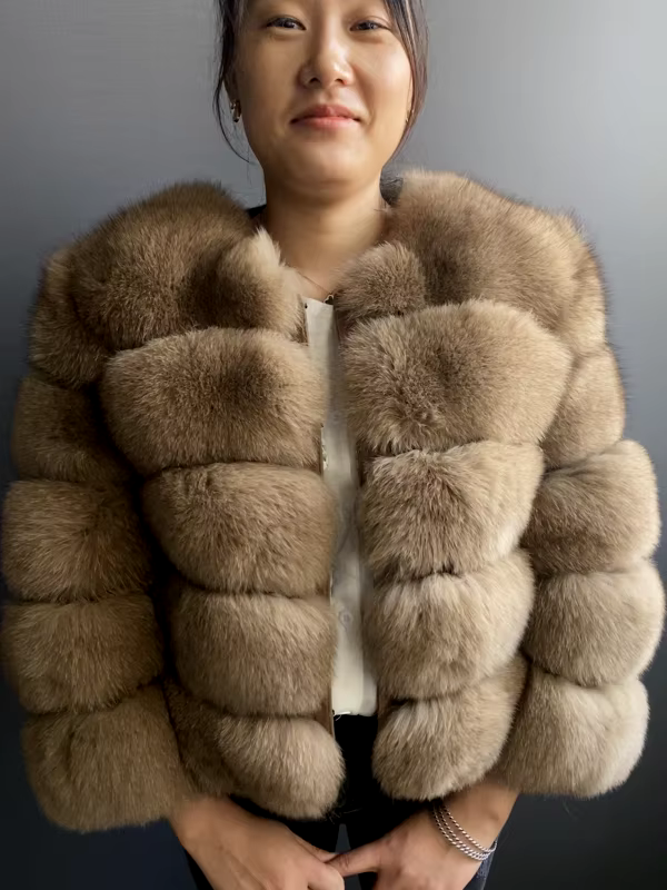 Classics Short fox fur coat WG-50/50 - WGLUVF