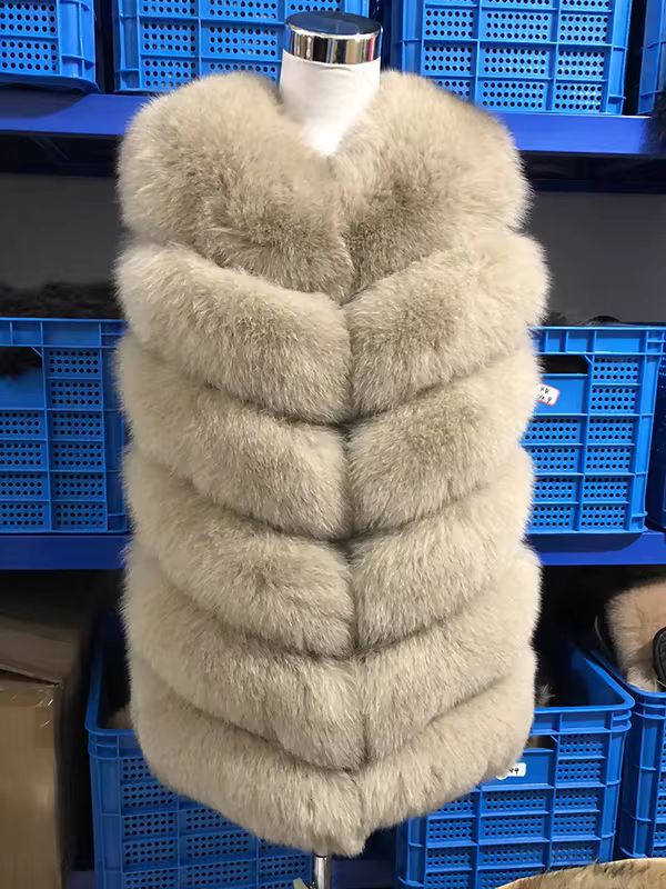 Standard length diagonal fox fur vest - WGLUVF